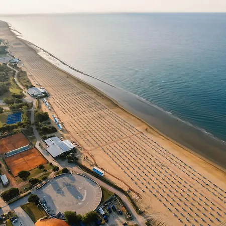 Cozy Flat With A Terrace-beahost Apartment Bibione